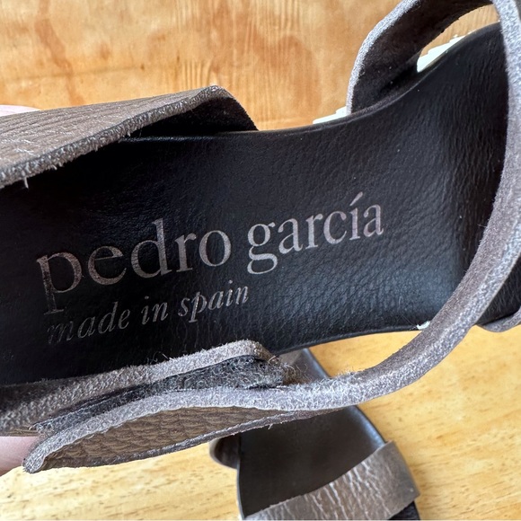 Pedro Garcia Metallic Leather Flat Low Heel Open Toe Sandals - Picture 15 of 16